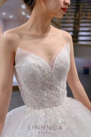 VÁY CƯỚI CÚP NGỰC NHẸ NHÀNG BỒNG BỀNH HNLT172