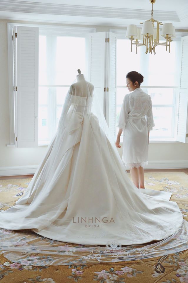 Ý nghĩa váy cưới Thúy Vân 3 mẫu váy cưới được thiết kế riêng bởi Linh Nga Bridal