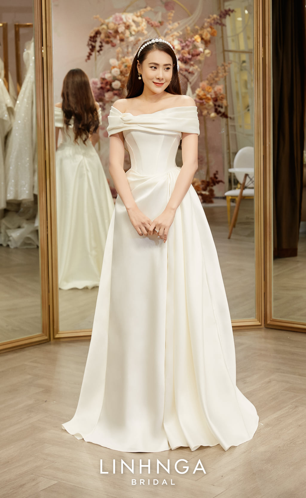 Cận cảnh chiết váy cưới của Hồ Bích Trâm 100 triệu 