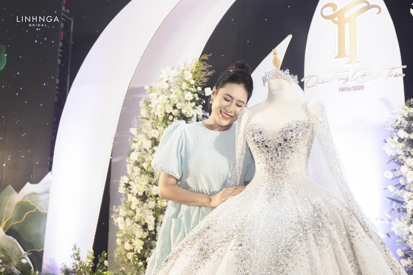 Toàn cảnh đám cưới Hồ Bích Trâm: váy cưới Linh Nga Bridal tô điểm vẻ đẹp cô dâu