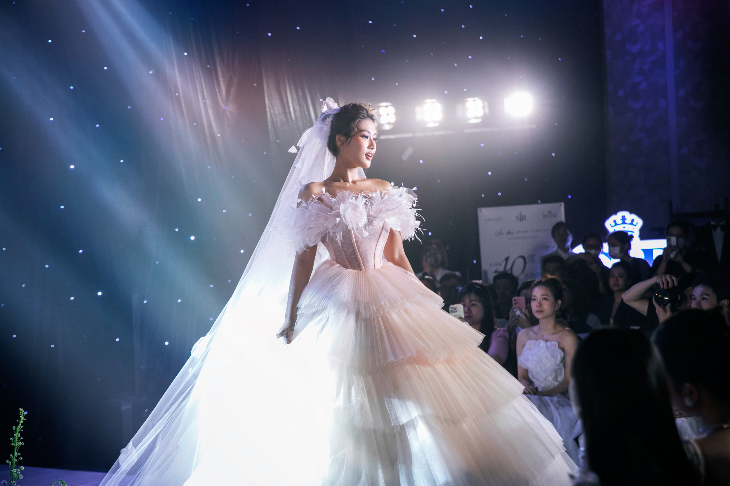 Quy trình thiết kế váy cưới tại Shop của Linh Nga Bridal