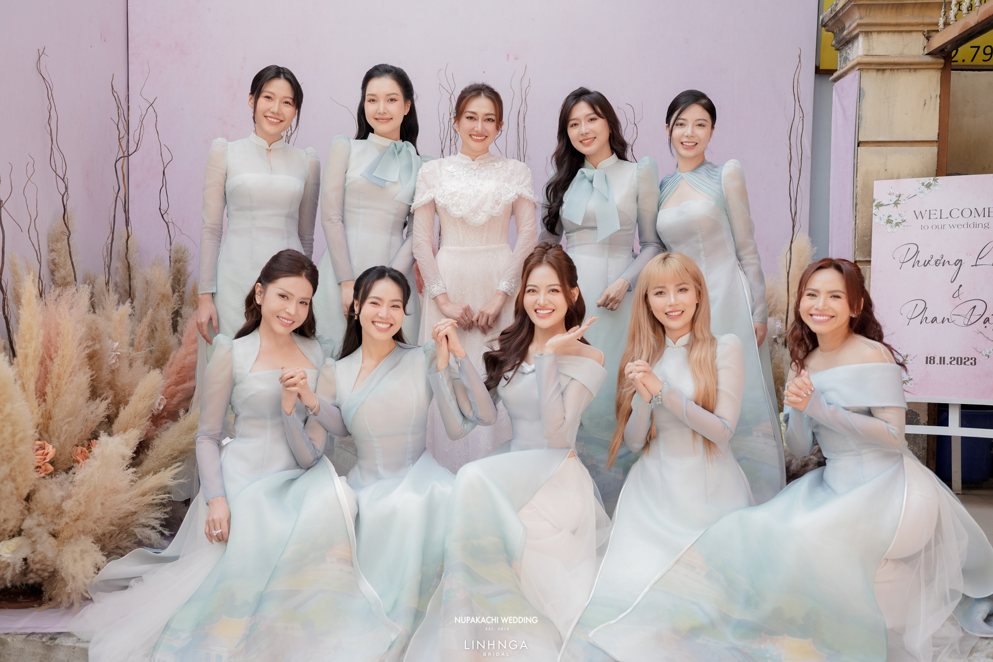 Áo dài cưới cung đình của Phương Lan - Phan Đạt Áo dài cưới cung đình của Phương Lan - Phan Đạt